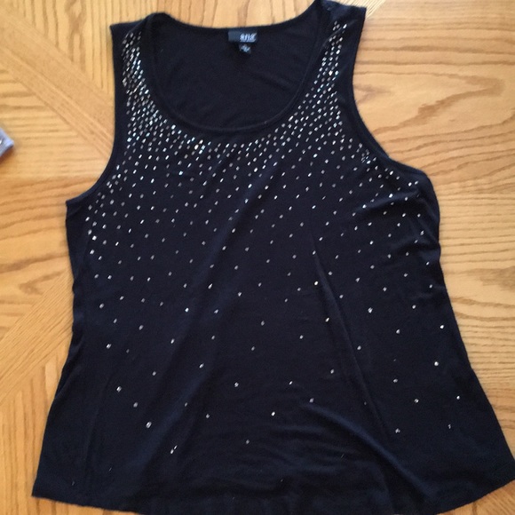 Bundle of Sequin Tank Tops - Picture 6 of 7